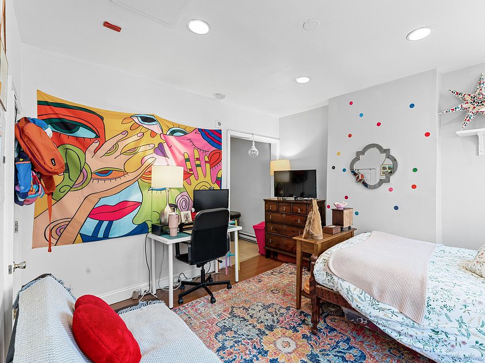 1st image of 1528 Catharine St #1F