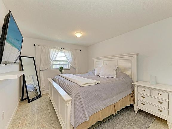 5th image of 9810 Dorado Ave #9810