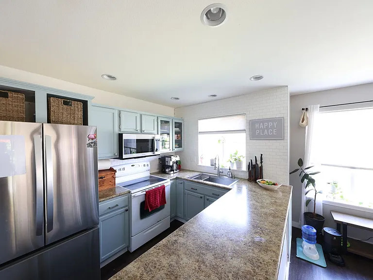 20 SW Cruise St — Photo 5