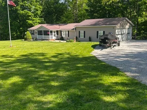 11806 E Pocahontas Dr, Greencastle, IN 46135