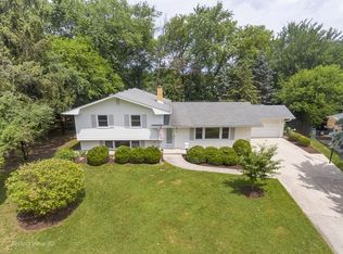 303 Hazelwood Dr, Naperville, IL 60540