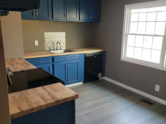 4th image of 35 Lynwood Dr