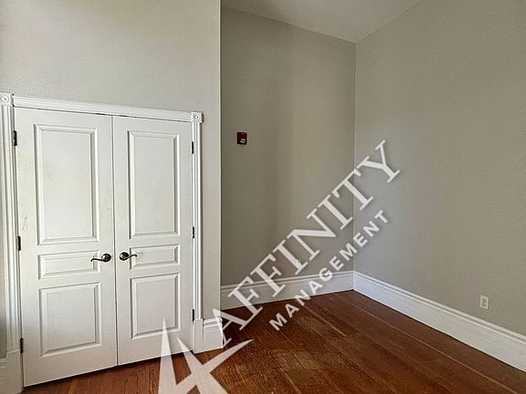4th image of 753-755 Saint Helens Ave #202