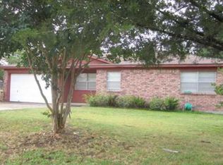 4328 Meadowbrook Dr, Bryan, TX 77802