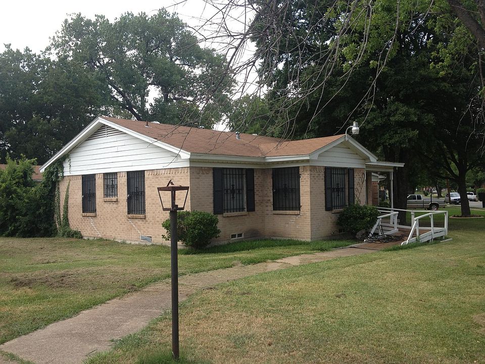 2nd image of 4972 Brigadoon Ln