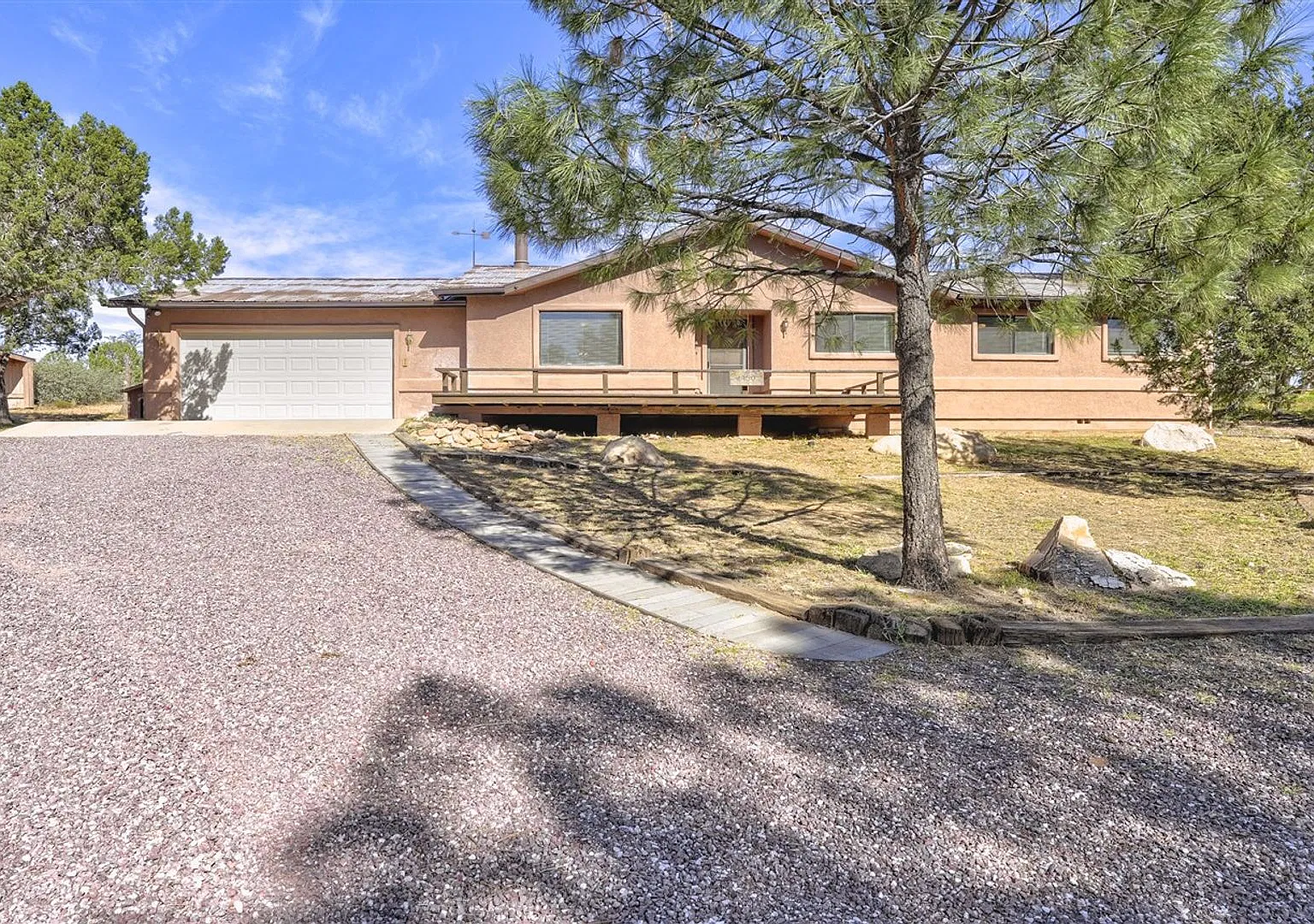 Charming Horse Property with Corrals, Tack Barn & Country Living! — Photo 3