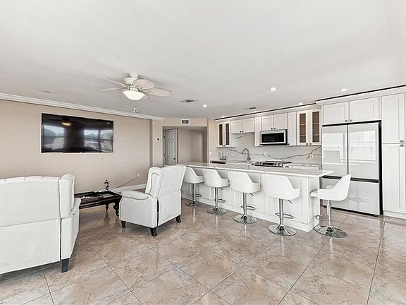 3rd image of 4807 Sunset CT #501