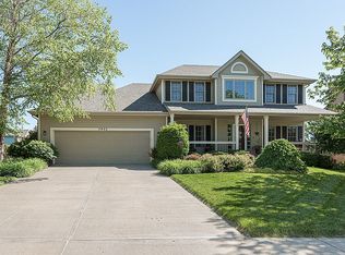 2802 Leigh Ln, Papillion, NE 68133