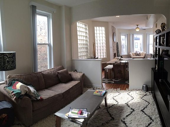 3rd image of 2517 N Francisco Ave #1