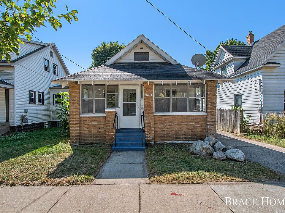 1st image of 448 Spencer St NE