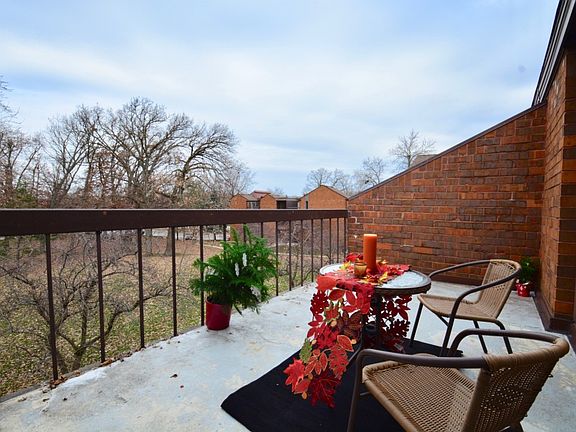 3rd image of 5200 S Tuckaway Blvd Unit 306A