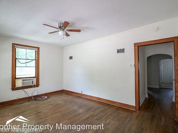 3rd image of 928 Leavenworth St APT 3