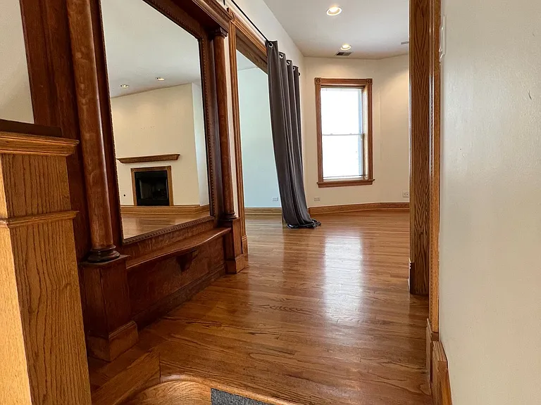 1241 W Addison St #2 — Photo 10