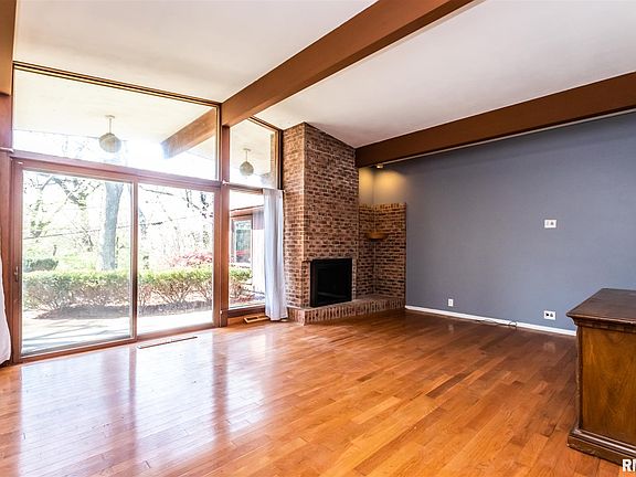 4th image of 2810 W Brookside Dr