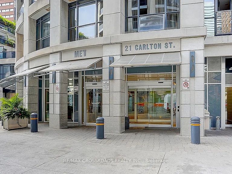 21 Carlton St #1910 — Photo 2