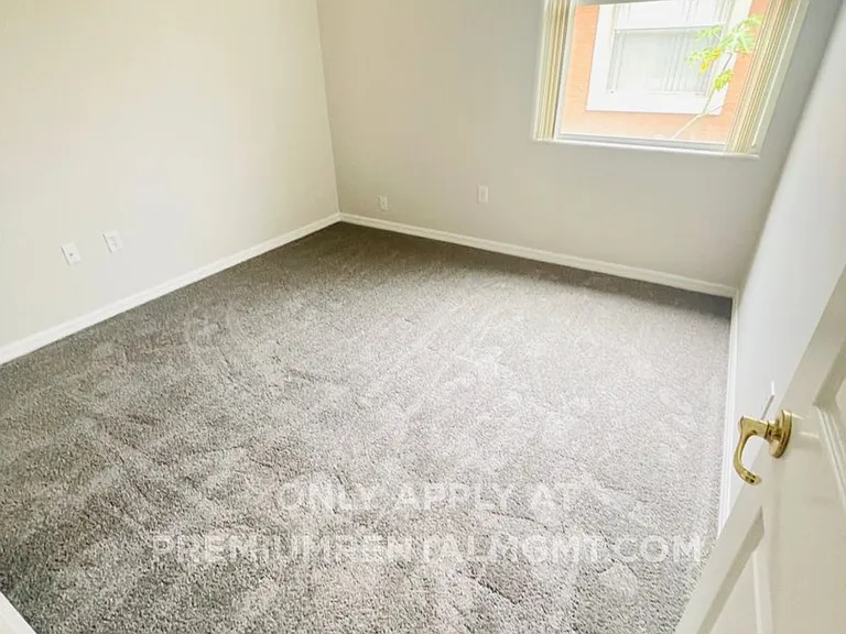 1738 Golfview Dr — Photo 9