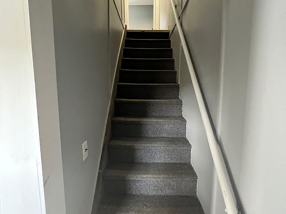 4th image of 221 W Main St