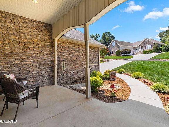 3rd image of 422 Wewoka Cir
