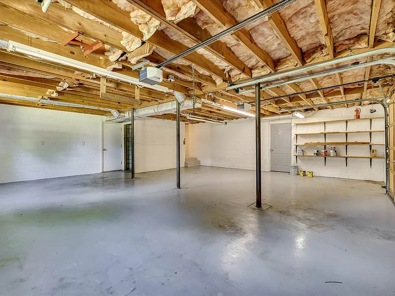 2111 Huron Dr — Photo 41