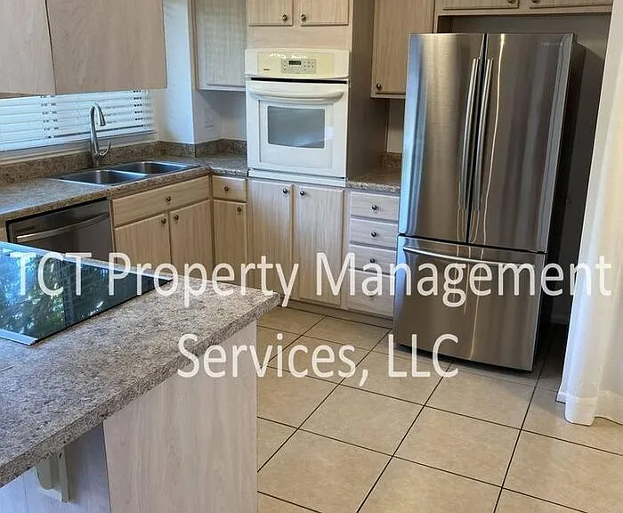 1725 E Ellis Dr — Photo 7