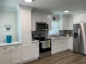 16931 Franklin Ave — Photo 2