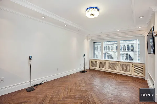 Rented by Bond New York | media 27