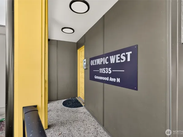 11535 Greenwood Avenue N #301, Seattle, WA 98133