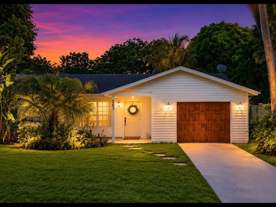 583 NW 12th Ter