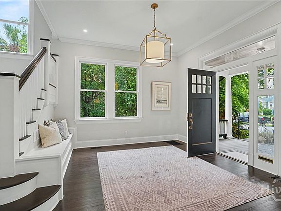 4th image of 111 E 49th Street