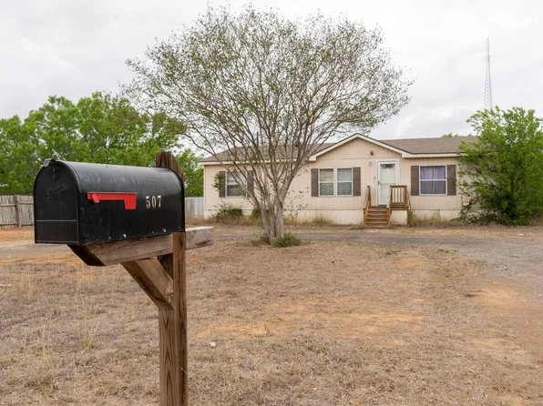 507 Beech, Jourdanton, TX 78026
