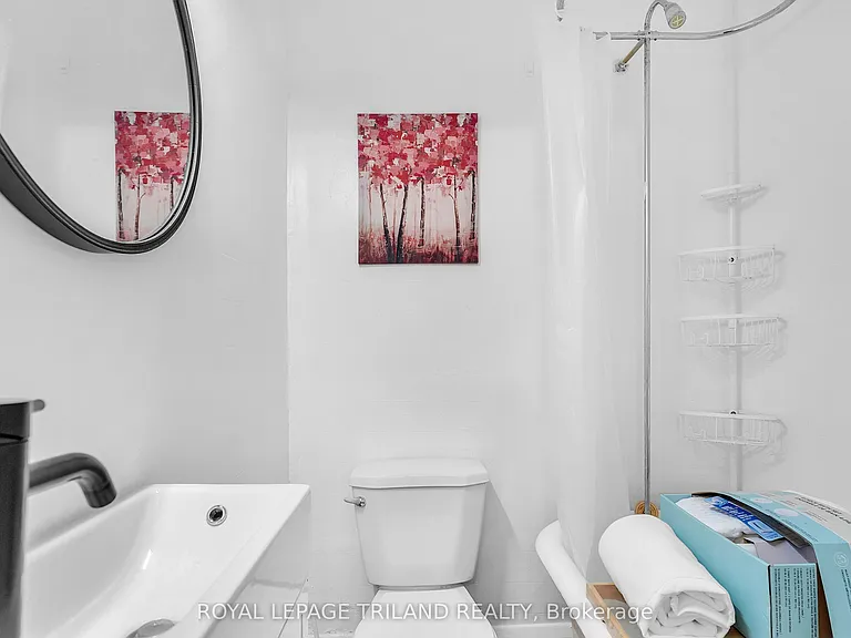 111 Dundas St #6 — Photo 12