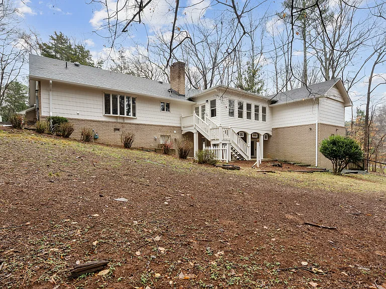 1504 Homestead Rd — Photo 35