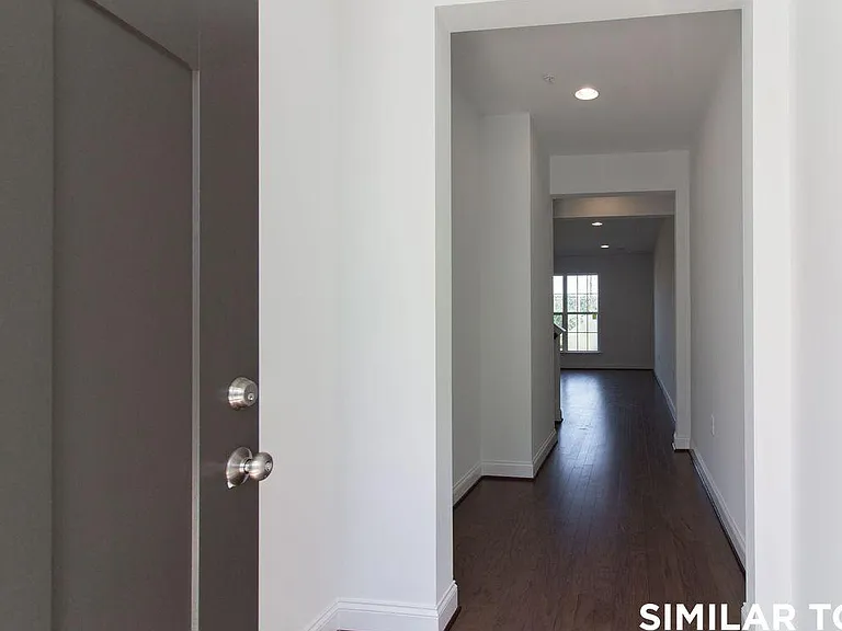 2224 Red Fox Dr — Photo 3