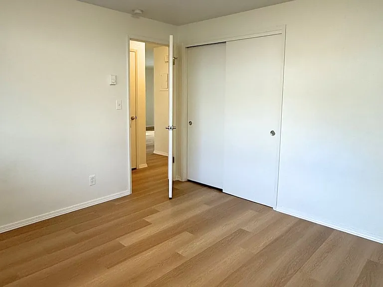 301 Lee St — Photo 6