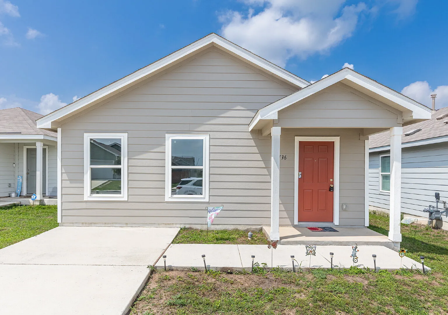 3 bed, 2.0 bath, 1450 sqft, $1,300 — Photo 1