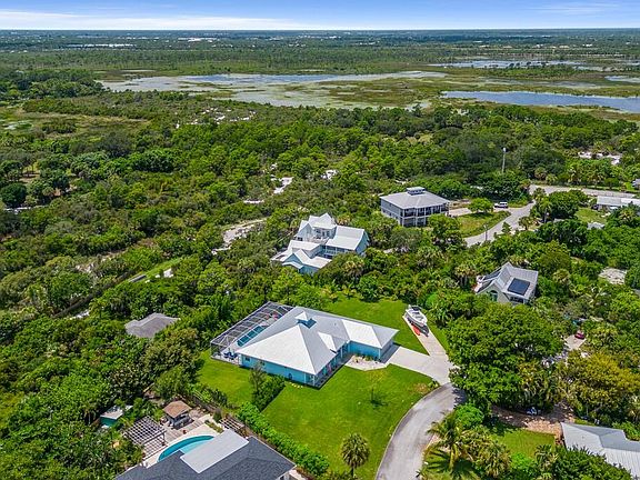 3rd image of 1196 NE Oceanview Circle