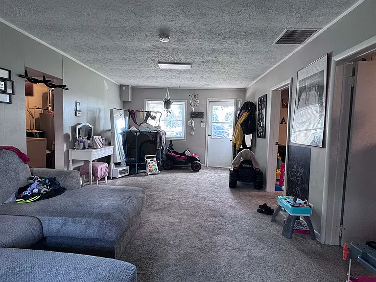 725 S East St #725.5 — Photo 5