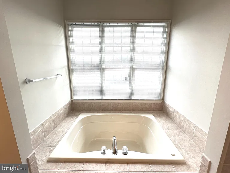 5920 Interlachen Ct — Photo 19