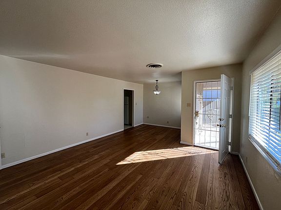 3rd image of 1109 2nd St