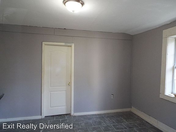 2nd image of 821 Richardson St