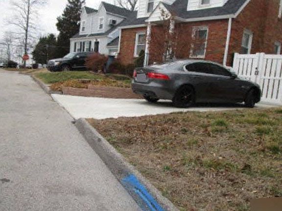 4th image of 8 Ritenour Dr