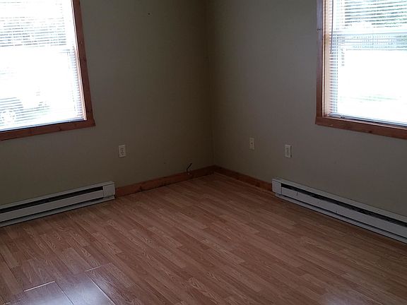 4th image of 121 Hart St