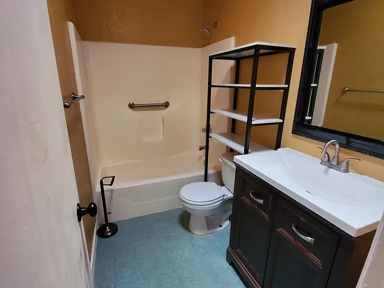 8908 Robert Dr — Photo 4