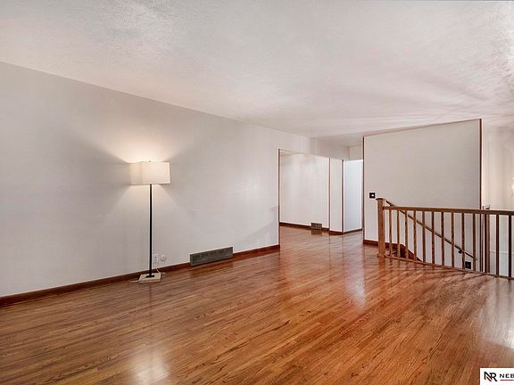 3rd image of 8715 S Glenview Dr