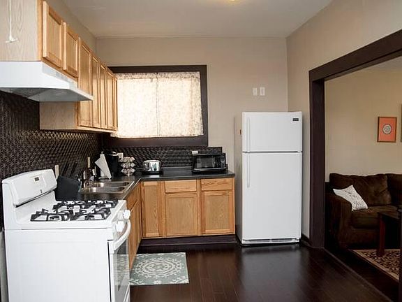 3rd image of 446 Parkway Ave