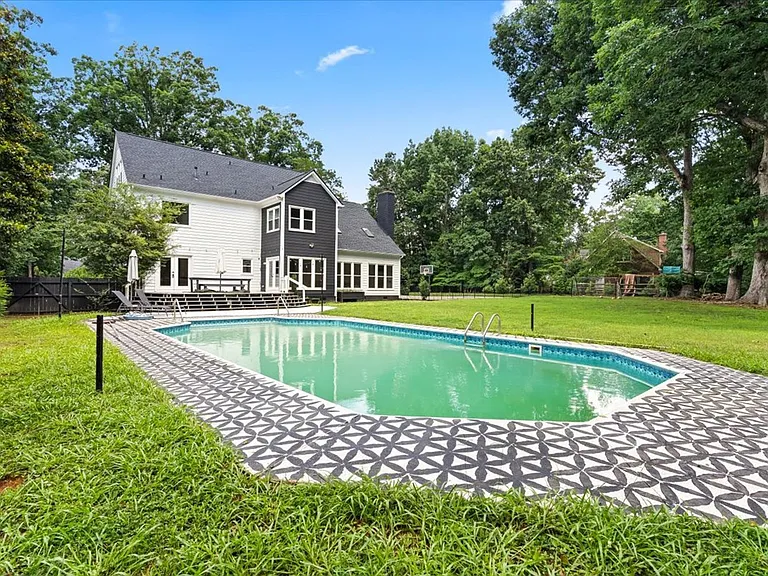 11917 Shady Oak Ct — Photo 13