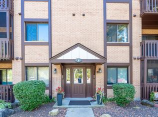 6015 Lakeside Pl APT 203A, Tinley Park, IL 60477