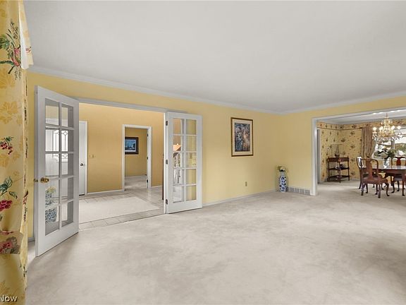 4th image of 31002 Arlington Cir