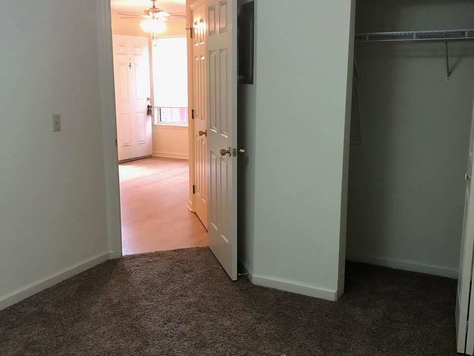 1st image of 359 Lindenwalk #4