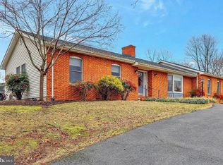 1221 Valley View Dr, Front Royal, VA 22630